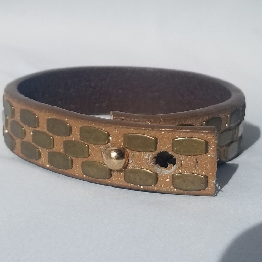 Leather cuff bracelets - Picture 7 of 10